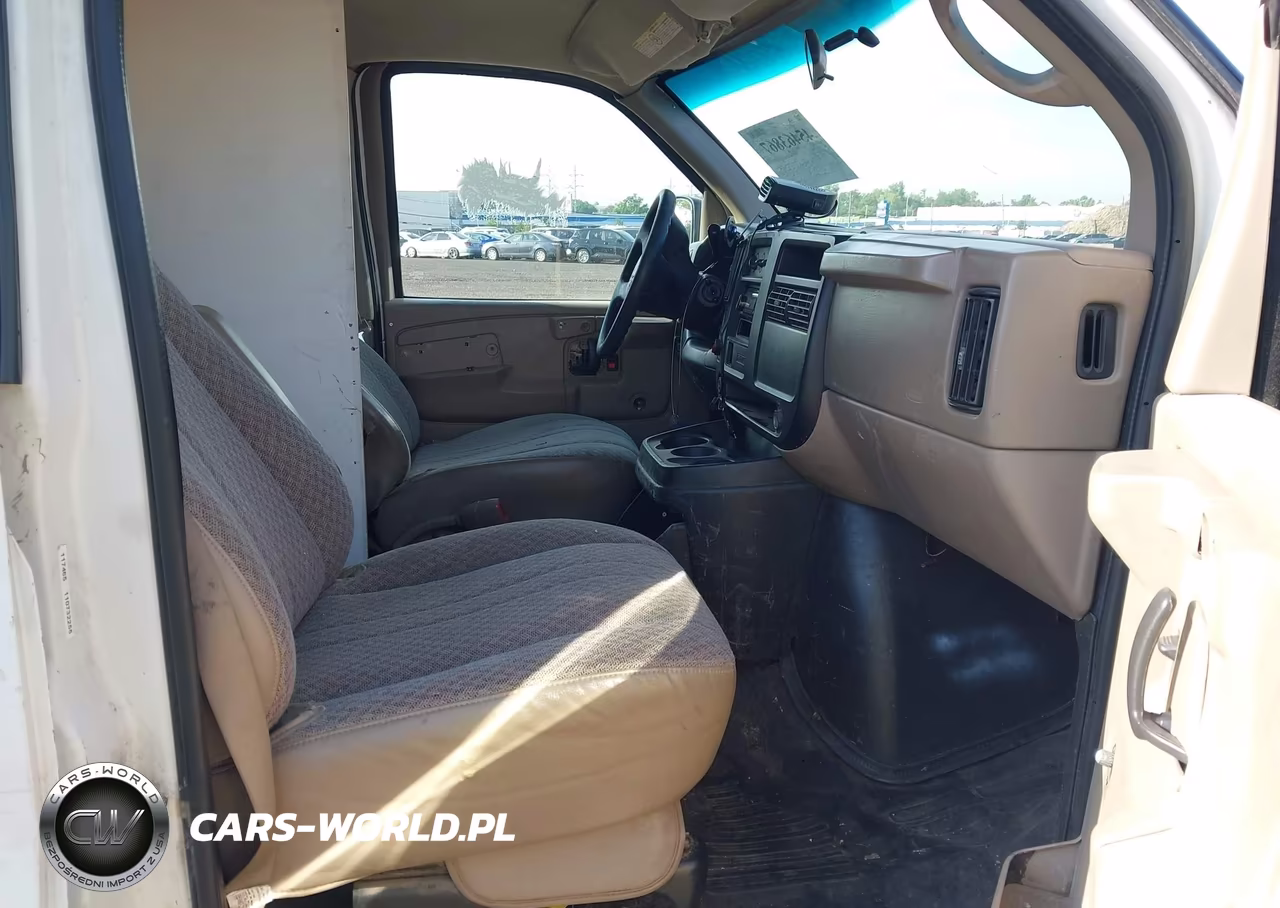 2007 Chevrolet Express Work Van VIN:1GCFG15X271220911 - 5