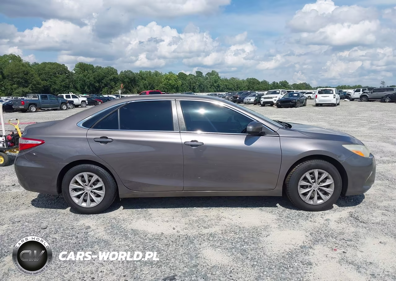 2016 Toyota Camry Le VIN:4T1BF1FK3GU265371 - 13