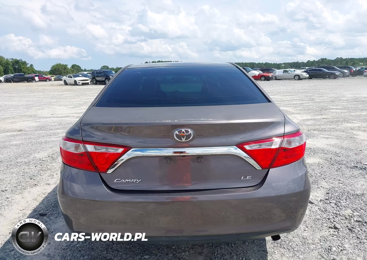 2016 Toyota Camry Le VIN:4T1BF1FK3GU265371 - 16