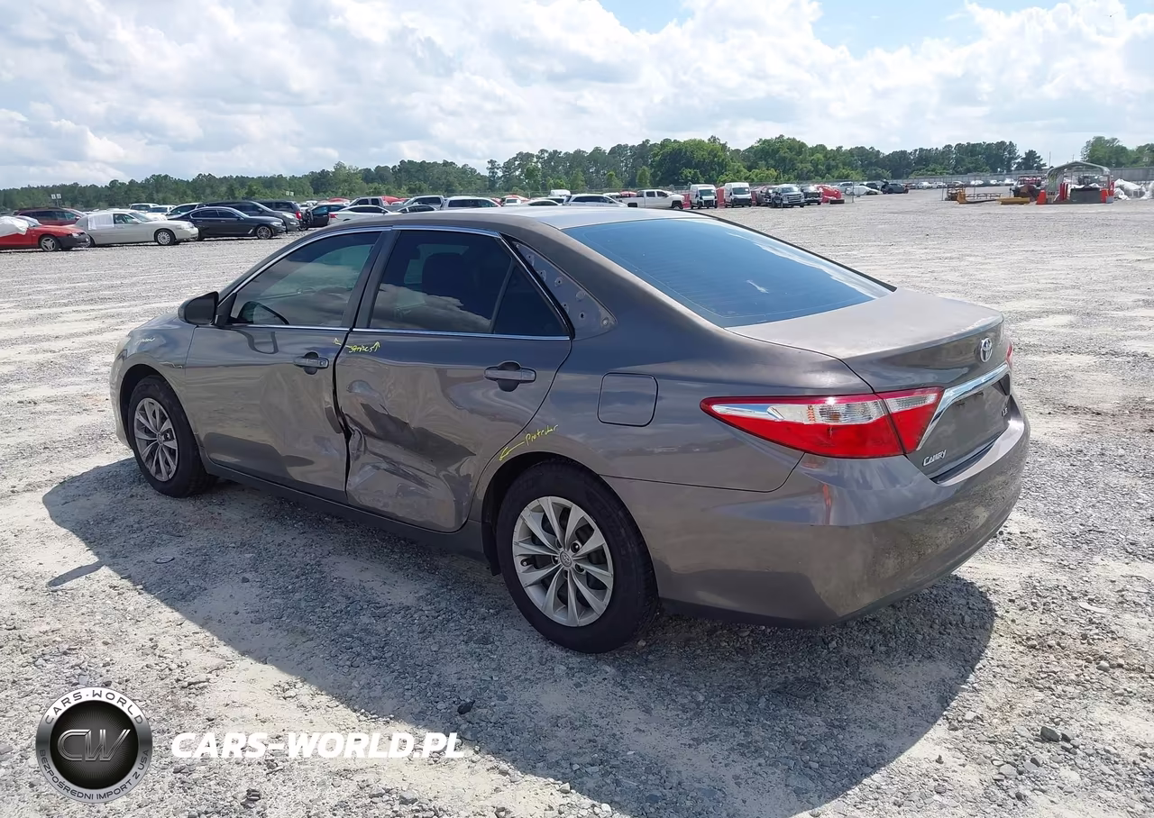 2016 Toyota Camry Le VIN:4T1BF1FK3GU265371 - 3