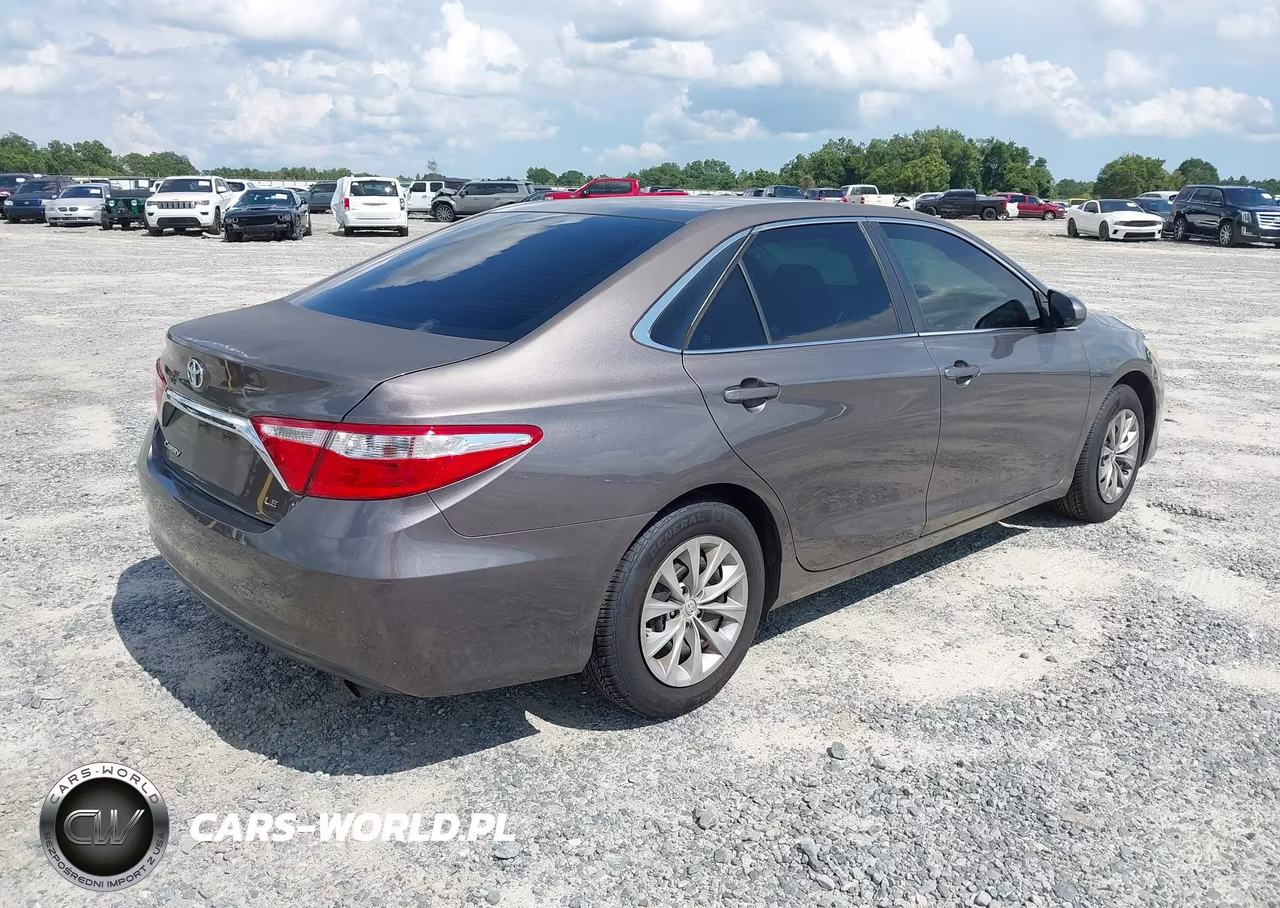 2016 Toyota Camry Le VIN:4T1BF1FK3GU265371 - 4