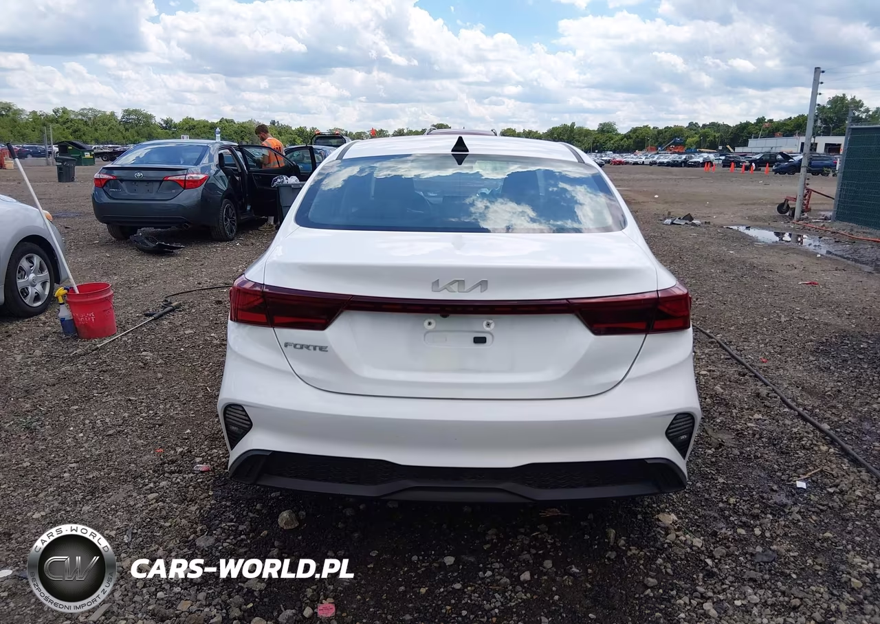 2024 Kia Forte Lxs VIN:3KPF24AD8RE791167 - 16
