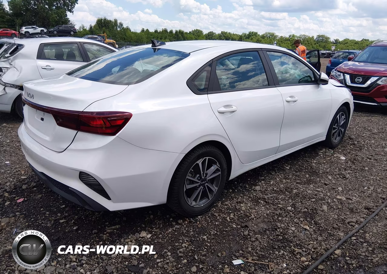 2024 Kia Forte Lxs VIN:3KPF24AD8RE791167 - 4