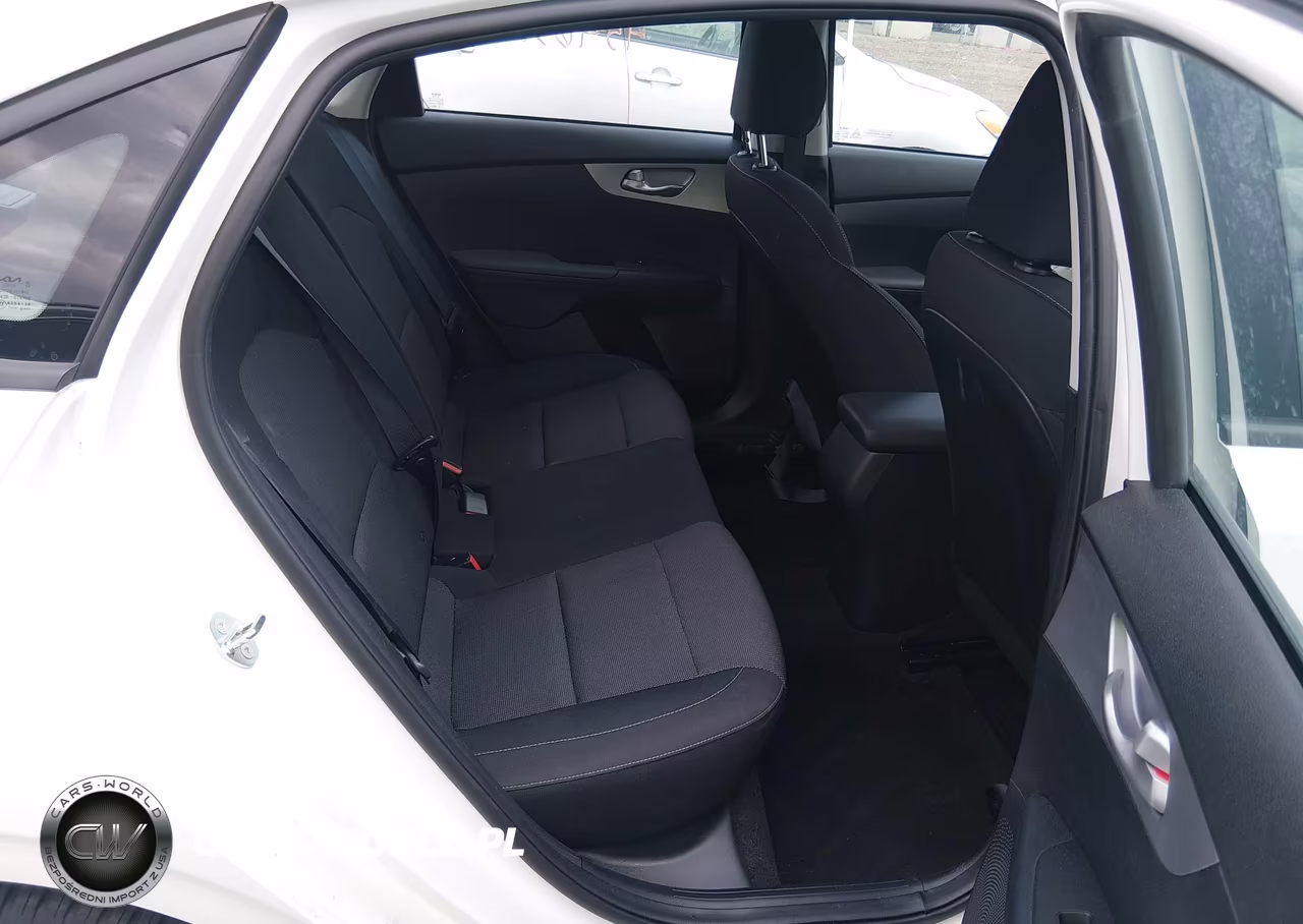 2024 Kia Forte Lxs VIN:3KPF24AD8RE791167 - 8