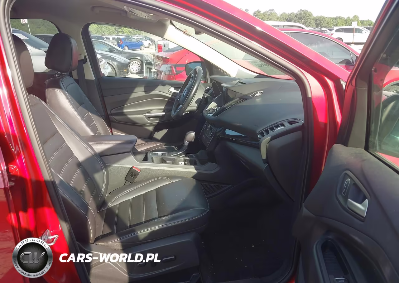2017 Ford Escape Titanium VIN:1FMCU0J98HUD24828 - 5