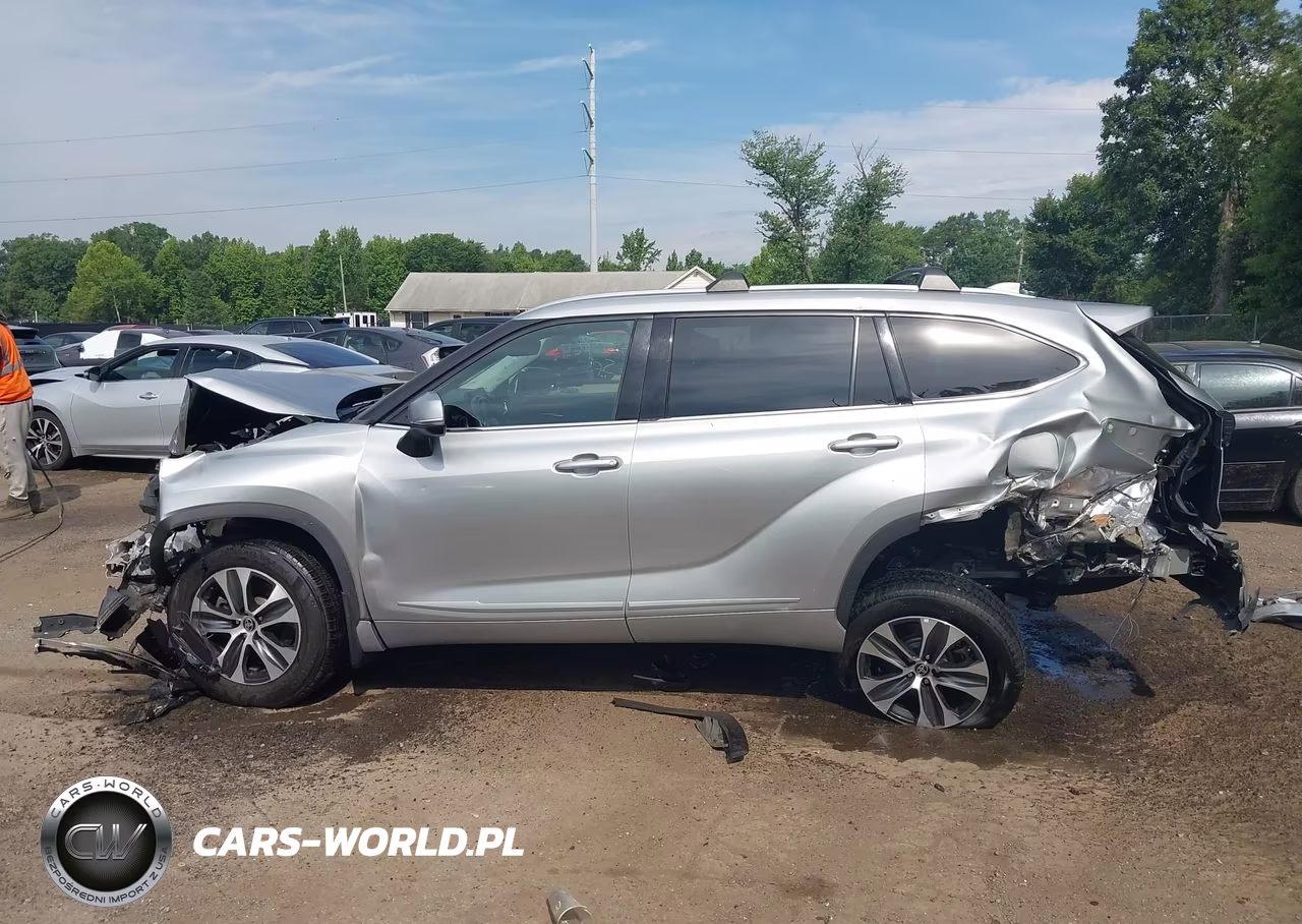 2021 Toyota Highlander Xle VIN:5TDGZRBH0MS555397 - 14