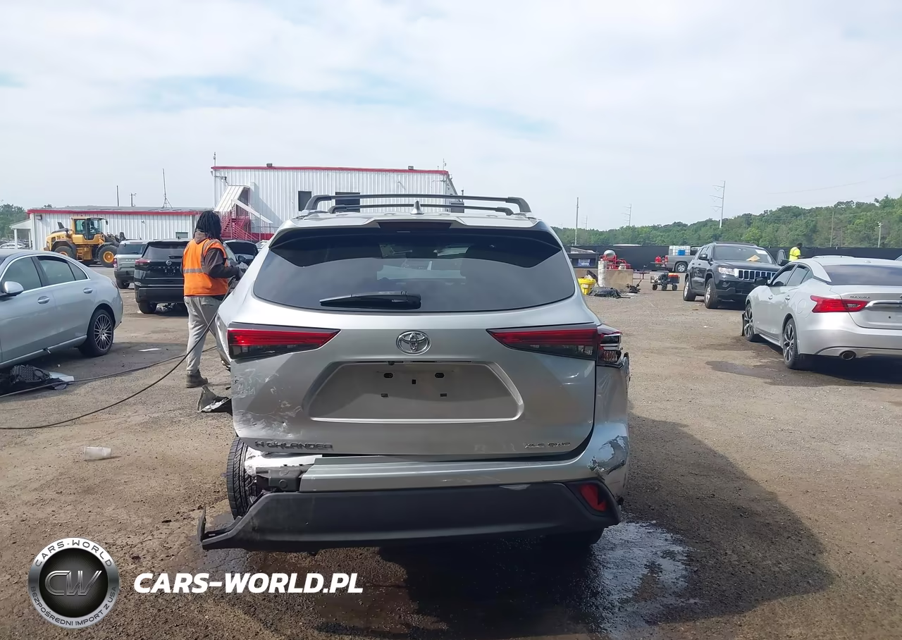 2021 Toyota Highlander Xle VIN:5TDGZRBH0MS555397 - 16