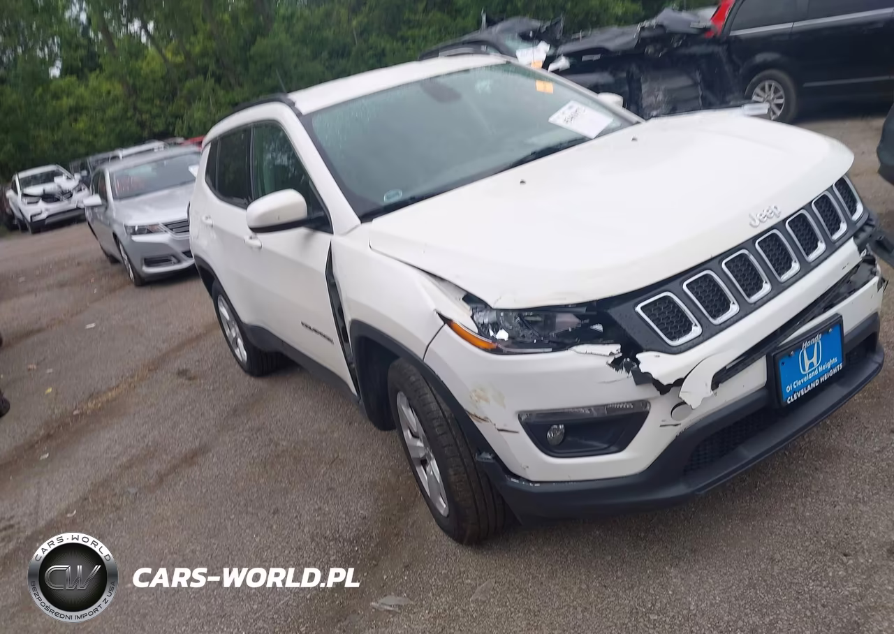 2018 Jeep Compass Latitude 4X4 – zdjęcie 1 z 16