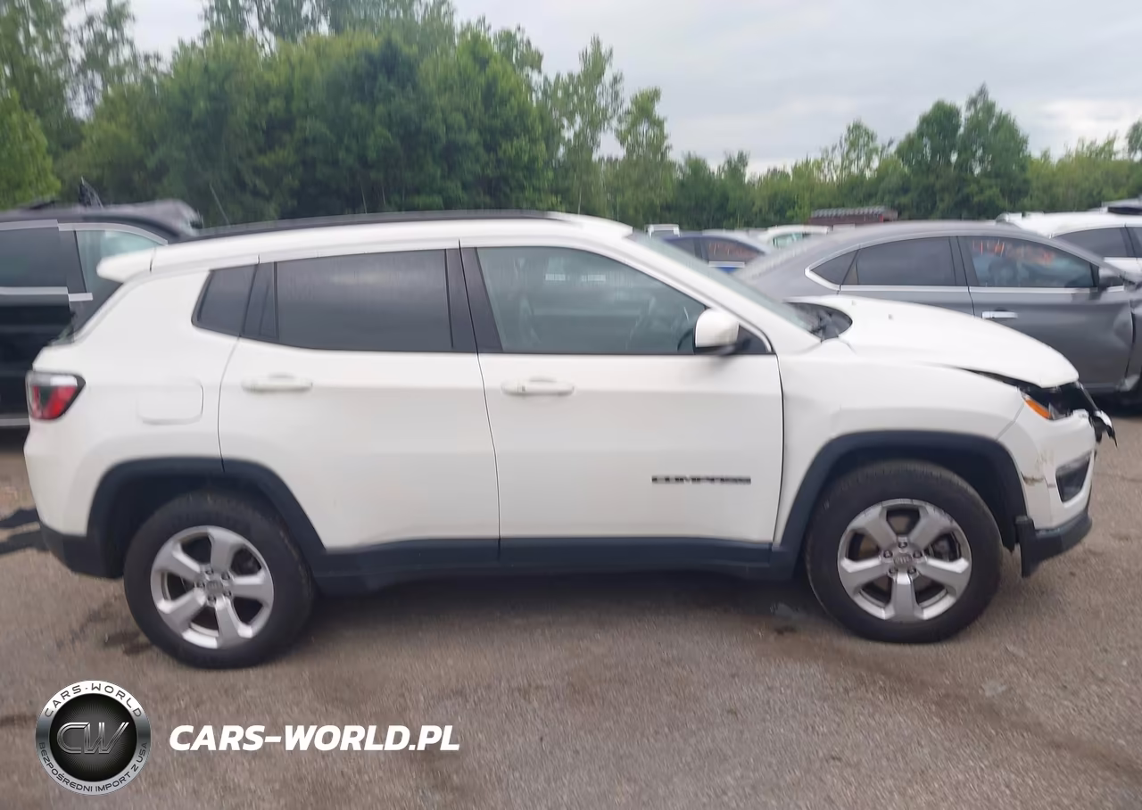2018 Jeep Compass Latitude 4X4 VIN:3C4NJDBB1JT207218 - 13