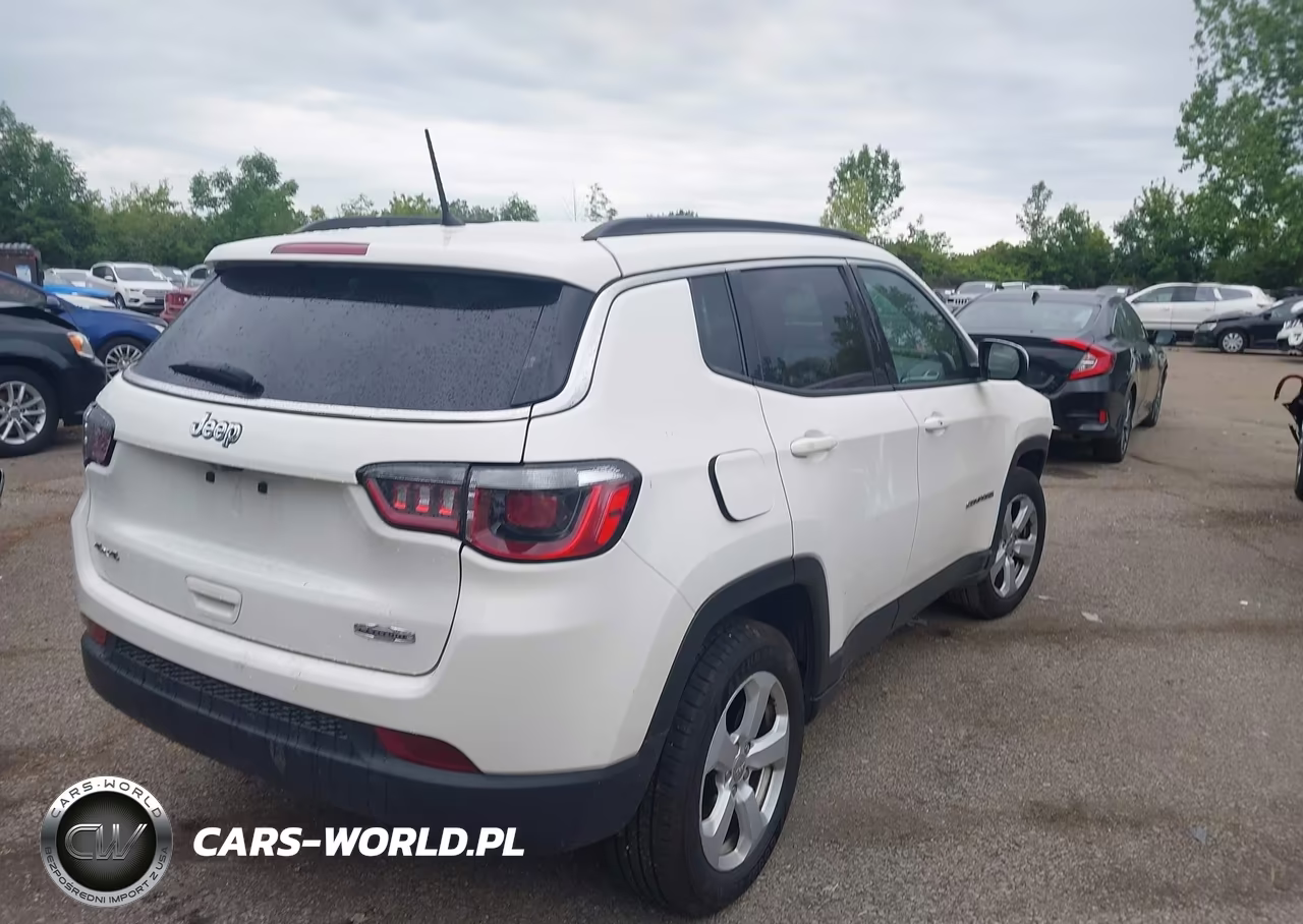 2018 Jeep Compass Latitude 4X4 VIN:3C4NJDBB1JT207218 - 4