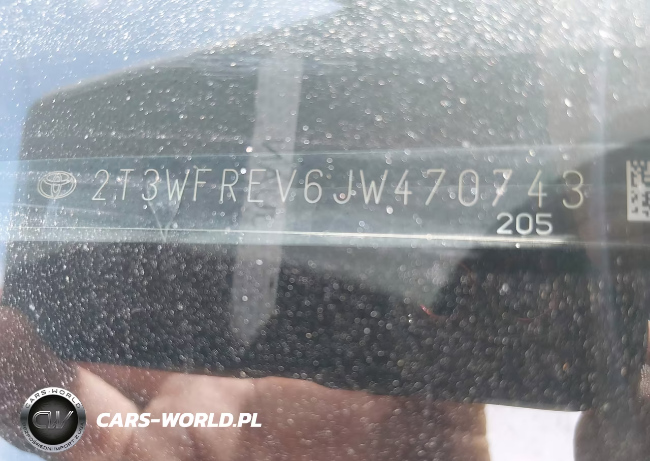 2018 Toyota Rav4 Xle VIN:2T3WFREV6JW470743 - 17