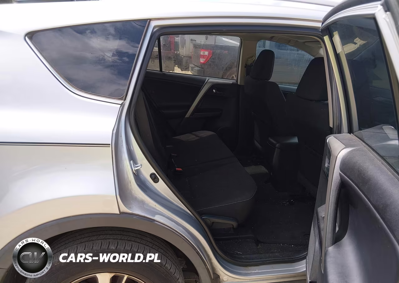 2018 Toyota Rav4 Xle VIN:2T3WFREV6JW470743 - 8