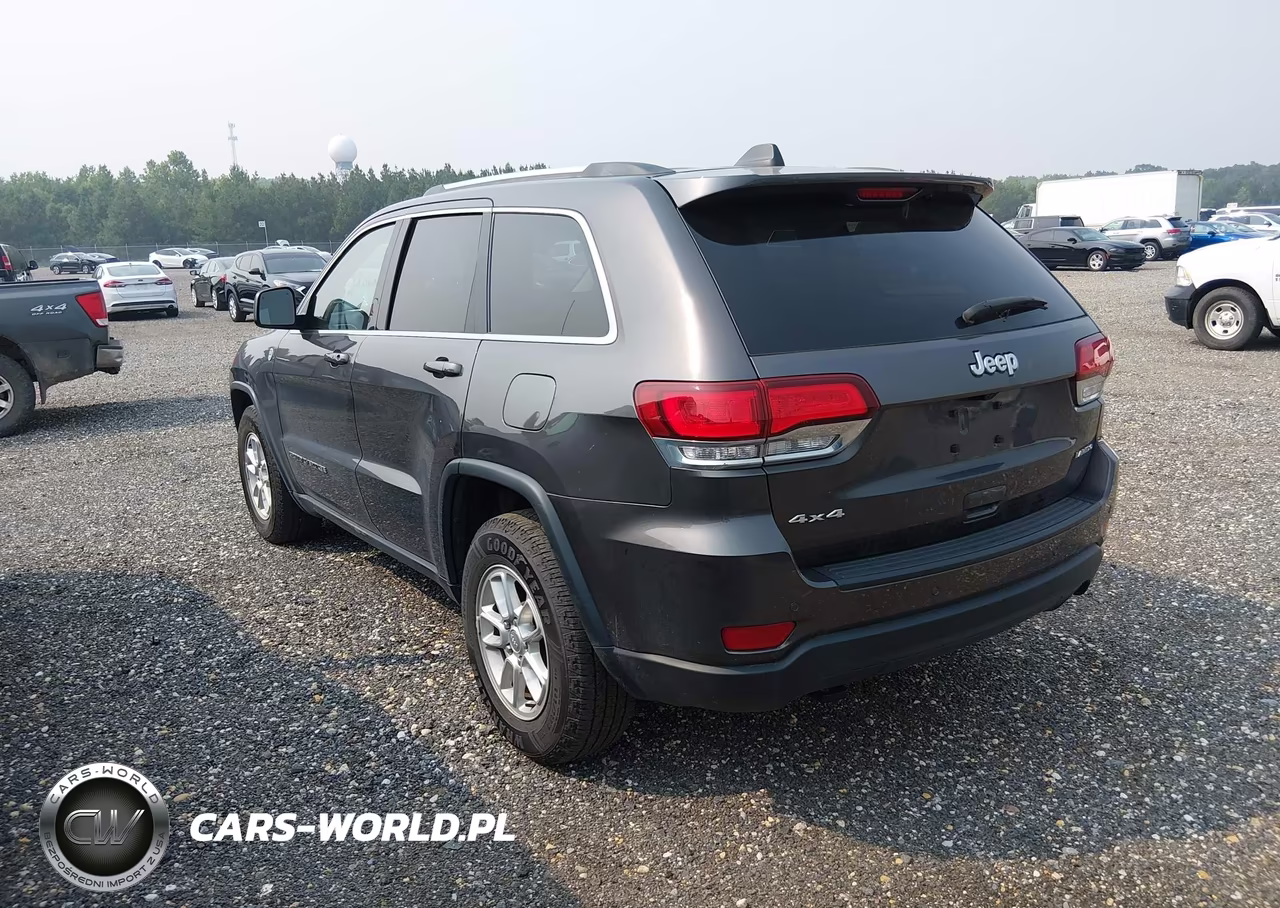 2020 Jeep Grand Cherokee Laredo E 4X4 VIN:1C4RJFAG3LC193931 - 3