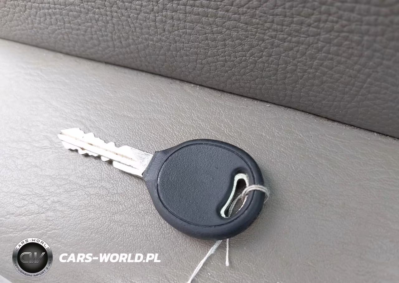 2003 Chrysler Voyager Lx VIN:1C4GJ45353B197357 - 11