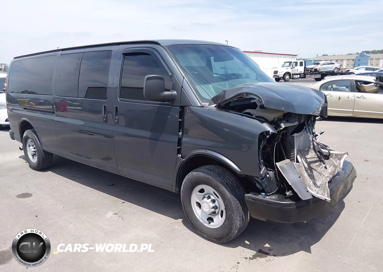 2015 Chevrolet Express 3500 Ls – zdjęcie 1 z 17