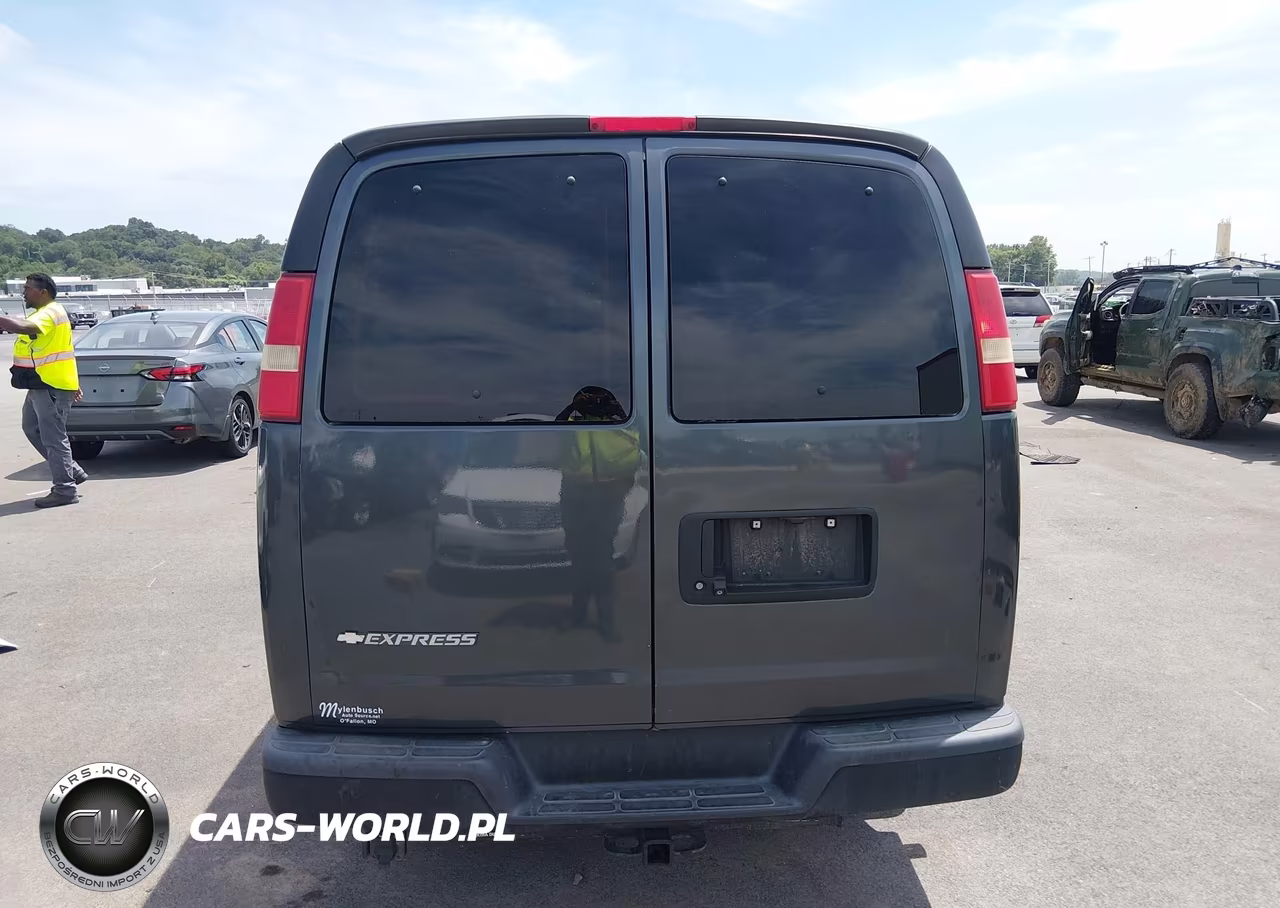 2015 Chevrolet Express 3500 Ls VIN:1GAZGZFG6F1100997 - 17