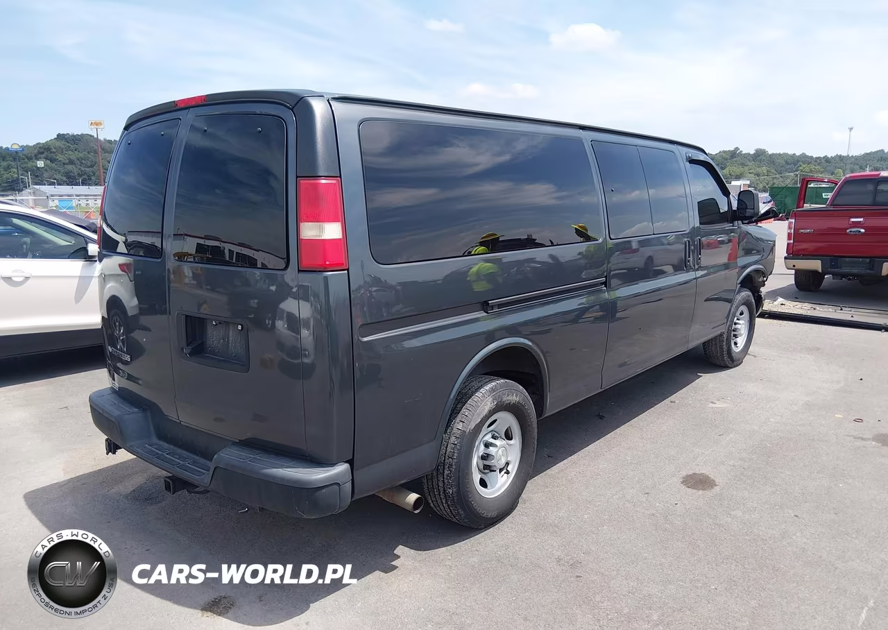 2015 Chevrolet Express 3500 Ls VIN:1GAZGZFG6F1100997 - 4