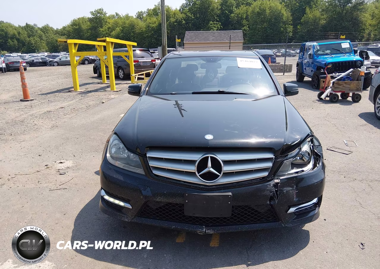 2013 Mercedes-Benz C 300 Sport 4Matic VIN:WDDGF8AB2DA878496 - 13