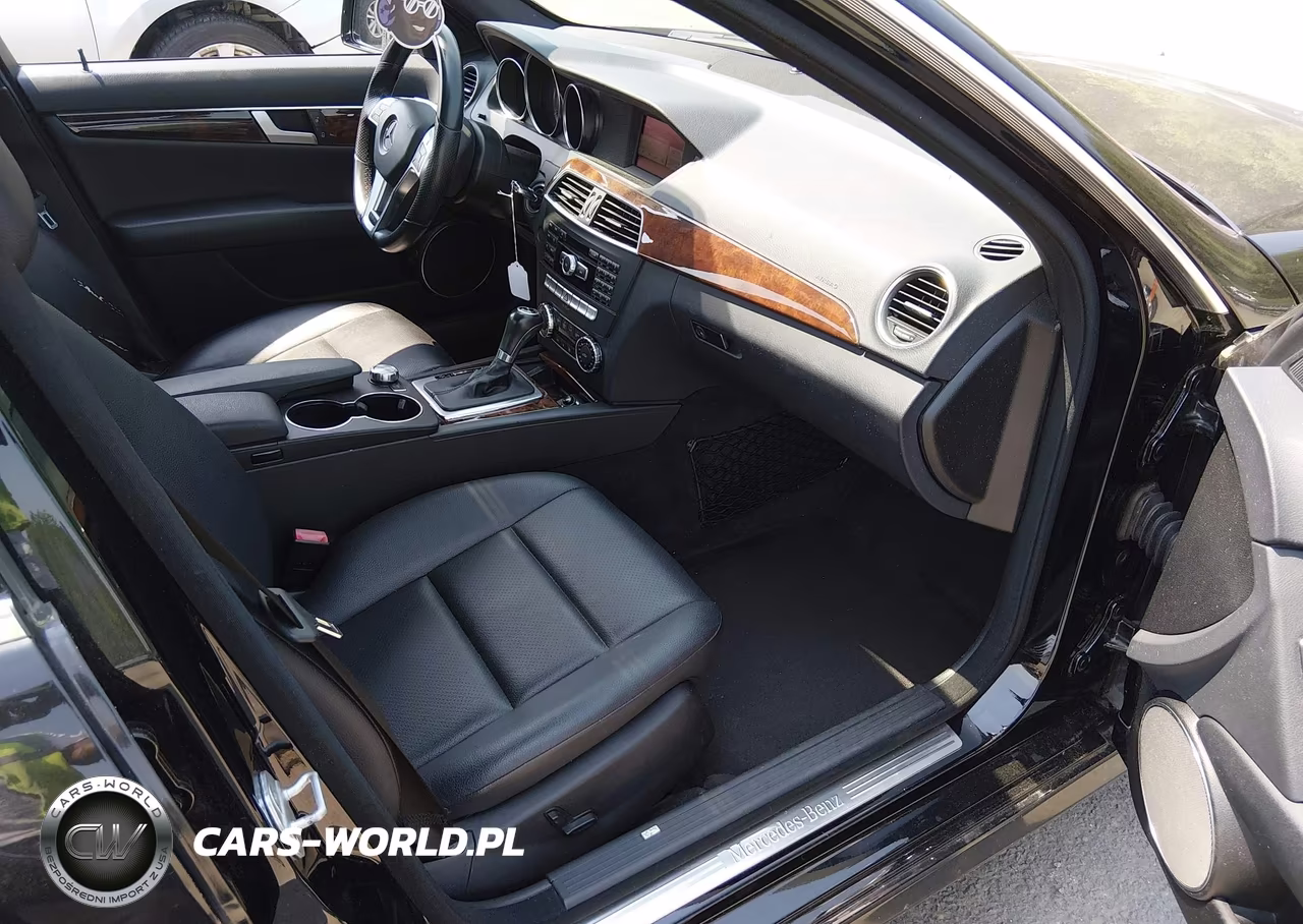 2013 Mercedes-Benz C 300 Sport 4Matic VIN:WDDGF8AB2DA878496 - 5