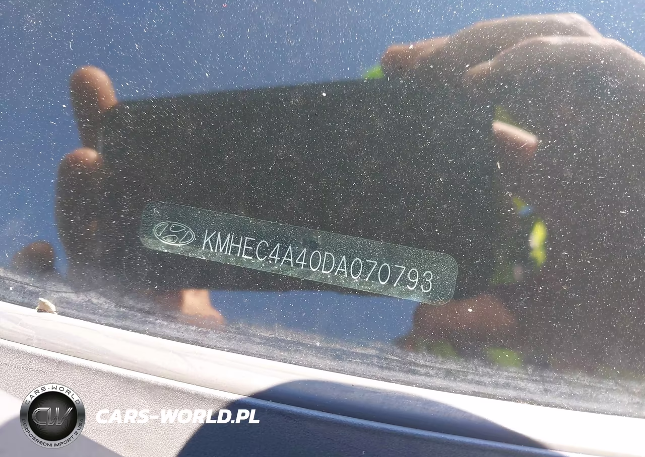 2013 Hyundai Sonata Hybrid Limited VIN:KMHEC4A40DA070793 - 12