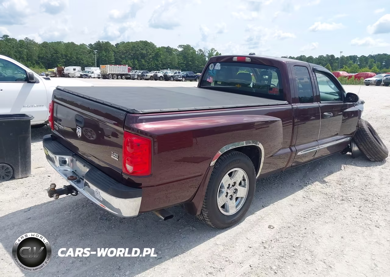 2005 Dodge Dakota Laramie VIN:1D7HE52N65S106657 - 4