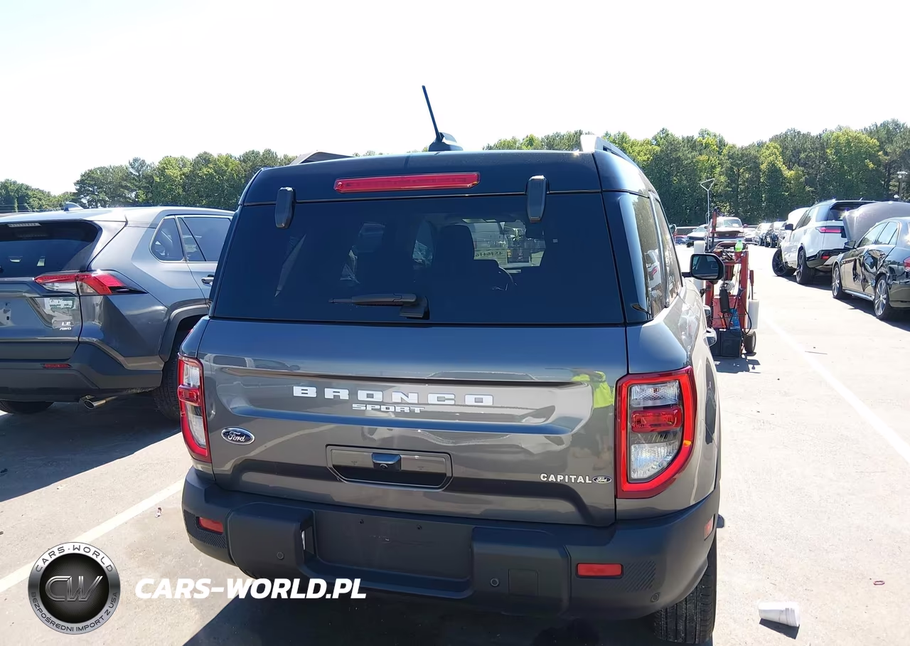 2025 Ford Bronco Sport Outer Banks VIN:3FMCR9CN8SRE85243 - 17