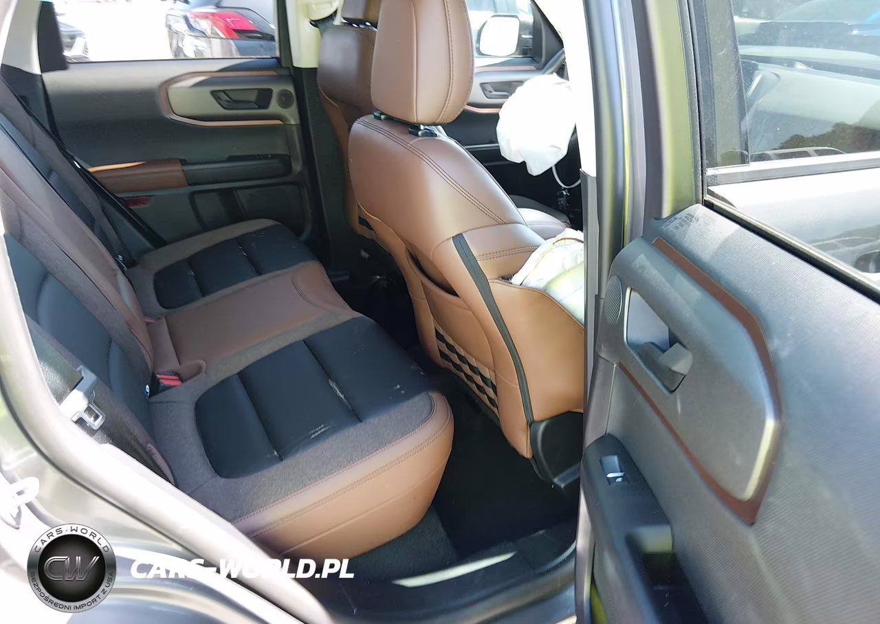 2025 Ford Bronco Sport Outer Banks VIN:3FMCR9CN8SRE85243 - 8