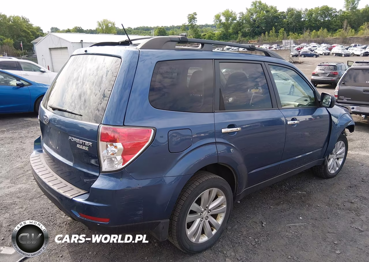 2012 Subaru Forester 2.5X Premium VIN:JF2SHADC8CH440387 - 4