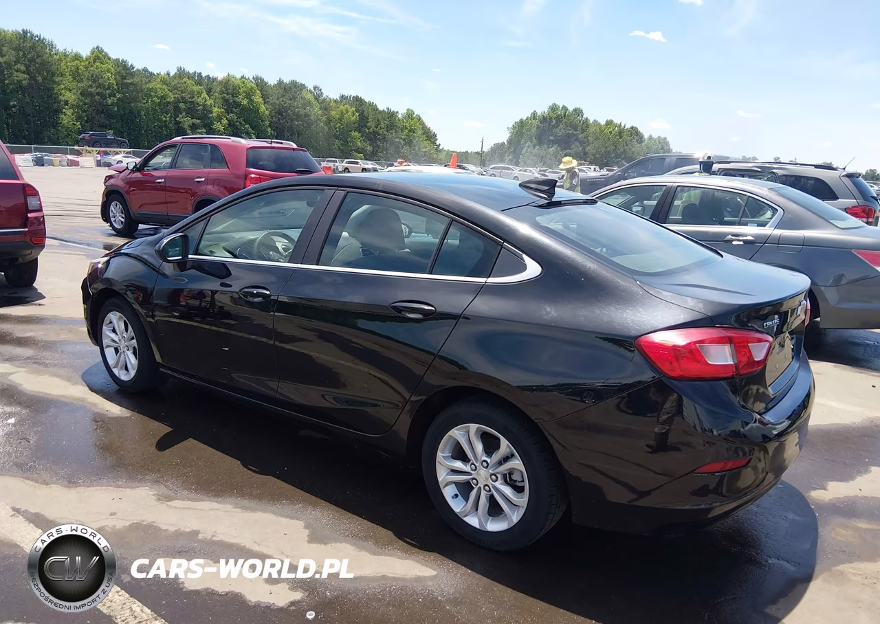 2019 Chevrolet Cruze Lt VIN:1G1BE5SM6K7132531 - 3