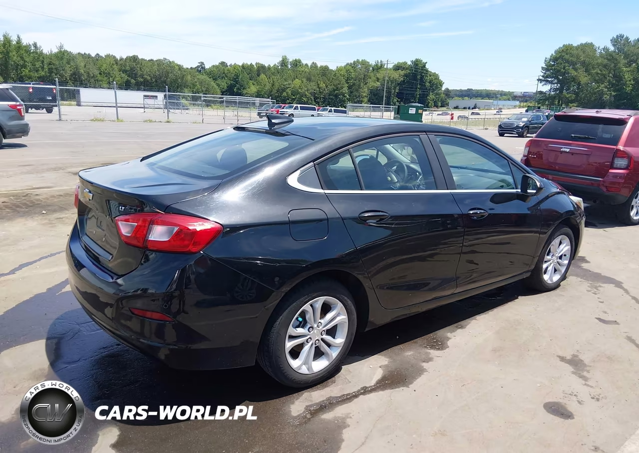 2019 Chevrolet Cruze Lt VIN:1G1BE5SM6K7132531 - 4