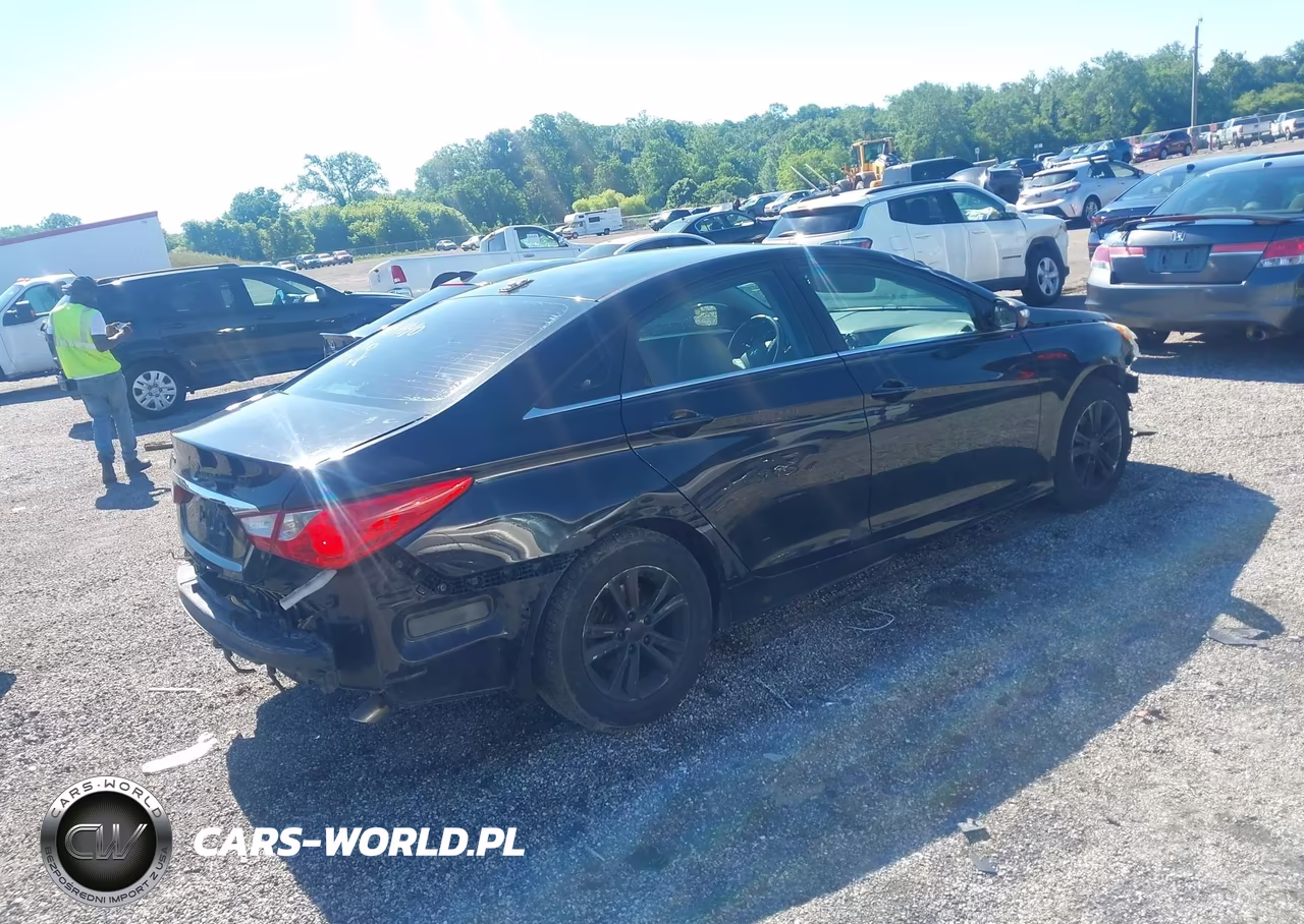 2014 Hyundai Sonata Gls VIN:5NPEB4AC4EH820656 - 4