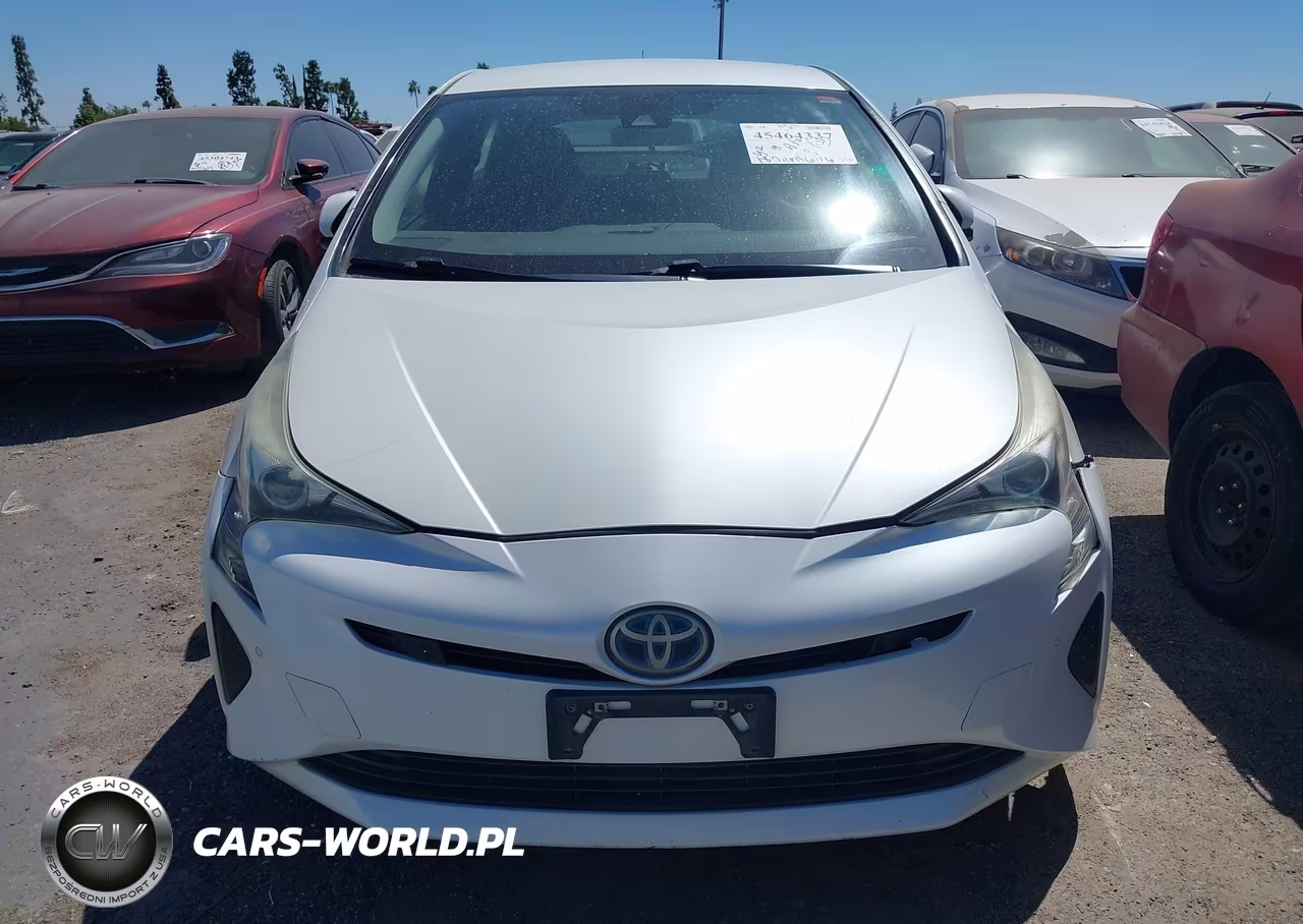 2018 Toyota Prius Two VIN:JTDKBRFU6J3585507 - 13