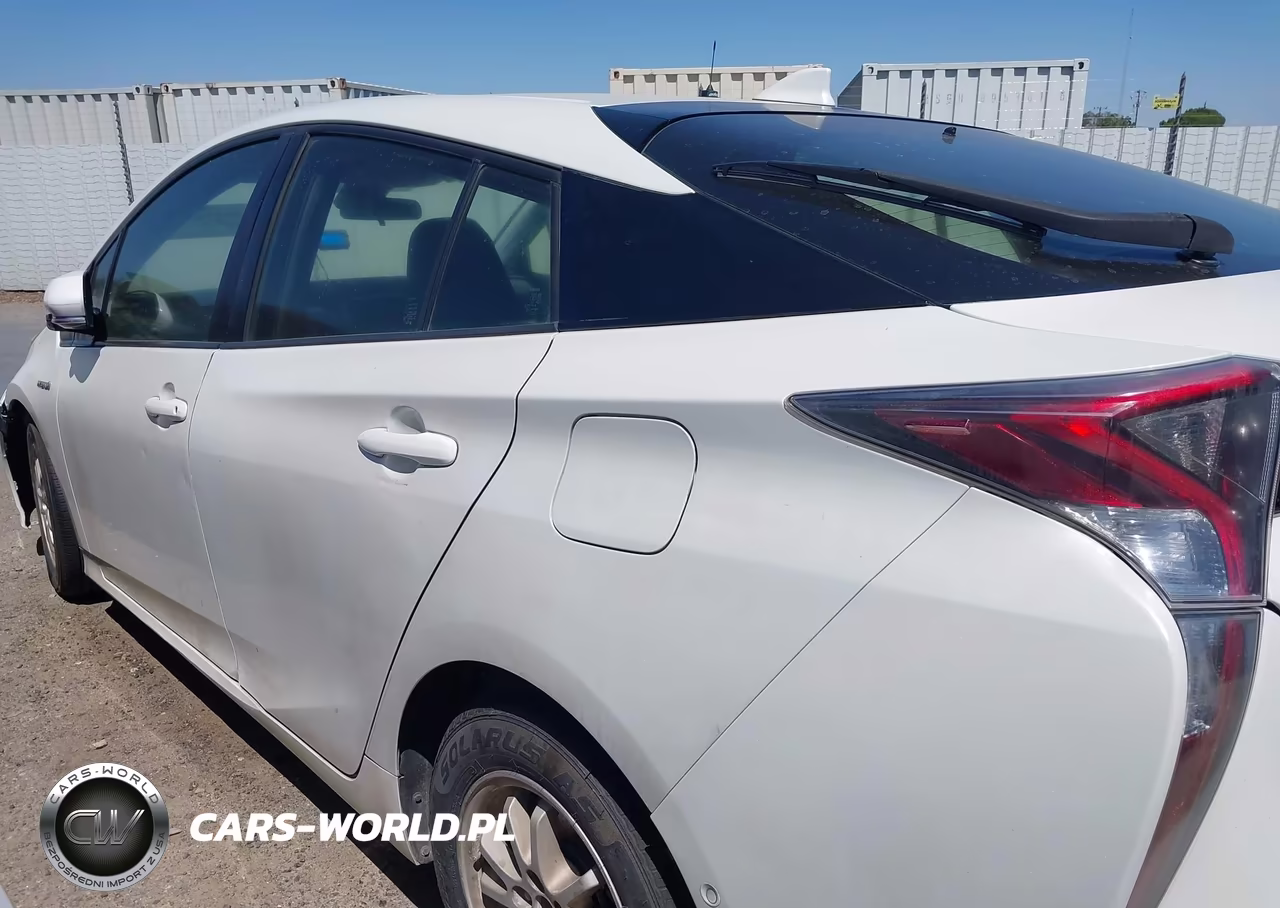 2018 Toyota Prius Two VIN:JTDKBRFU6J3585507 - 15