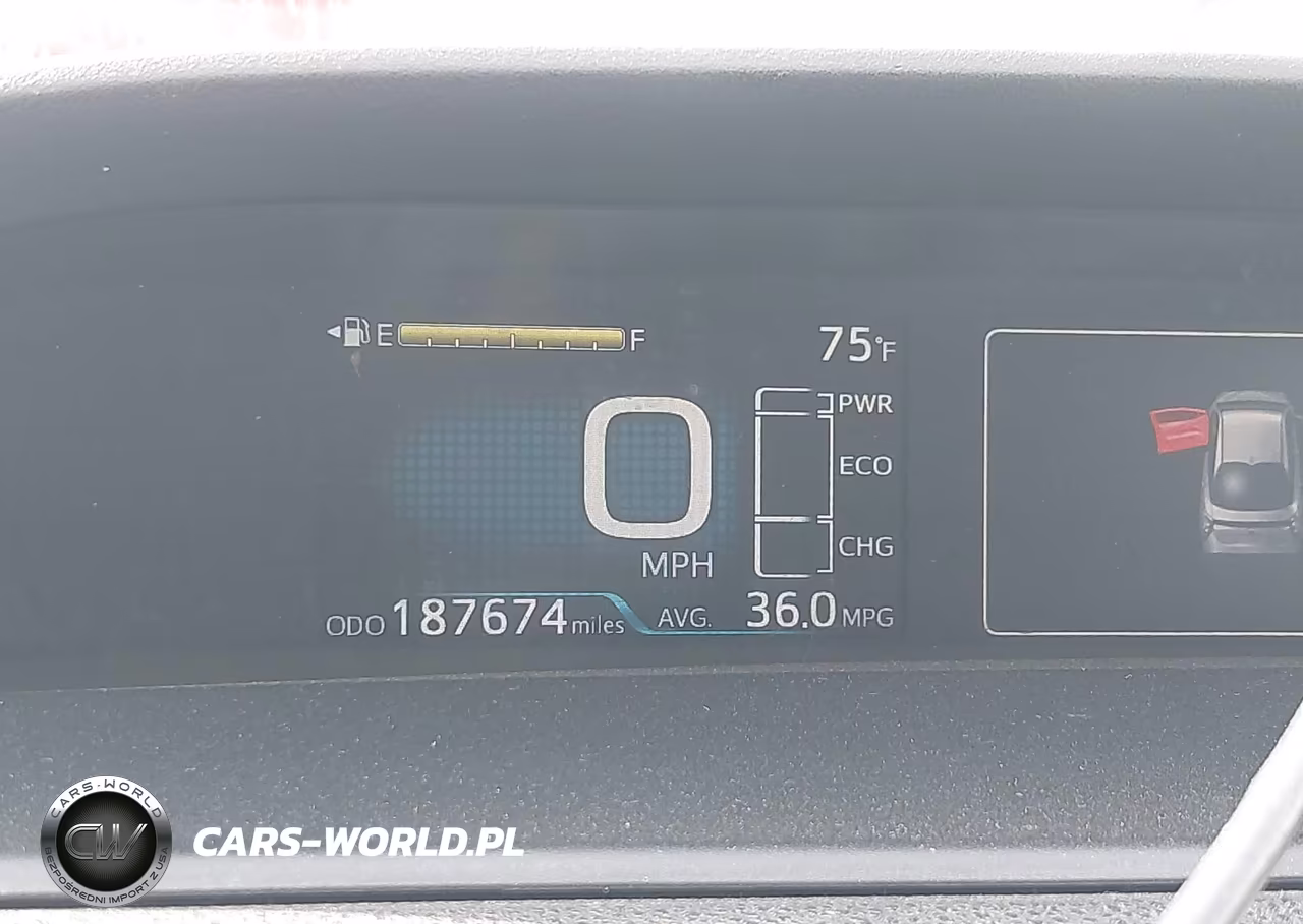 2018 Toyota Prius Two VIN:JTDKBRFU6J3585507 - 16