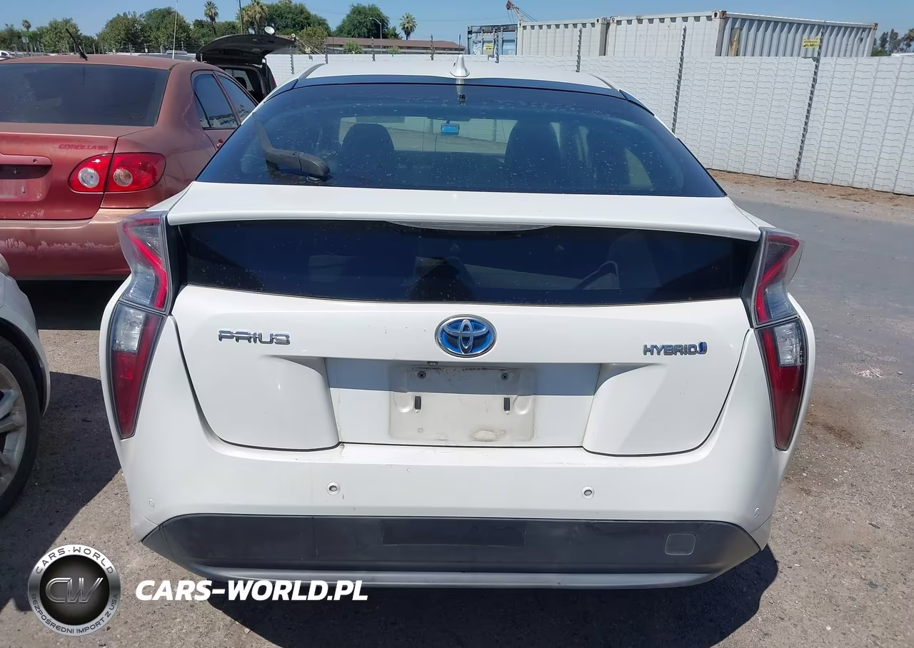 2018 Toyota Prius Two VIN:JTDKBRFU6J3585507 - 17