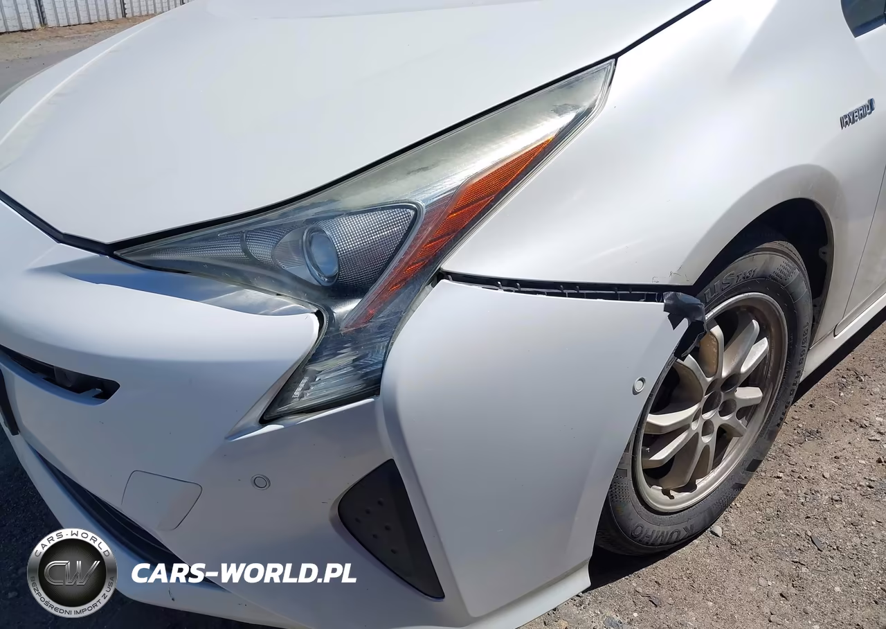 2018 Toyota Prius Two VIN:JTDKBRFU6J3585507 - 6