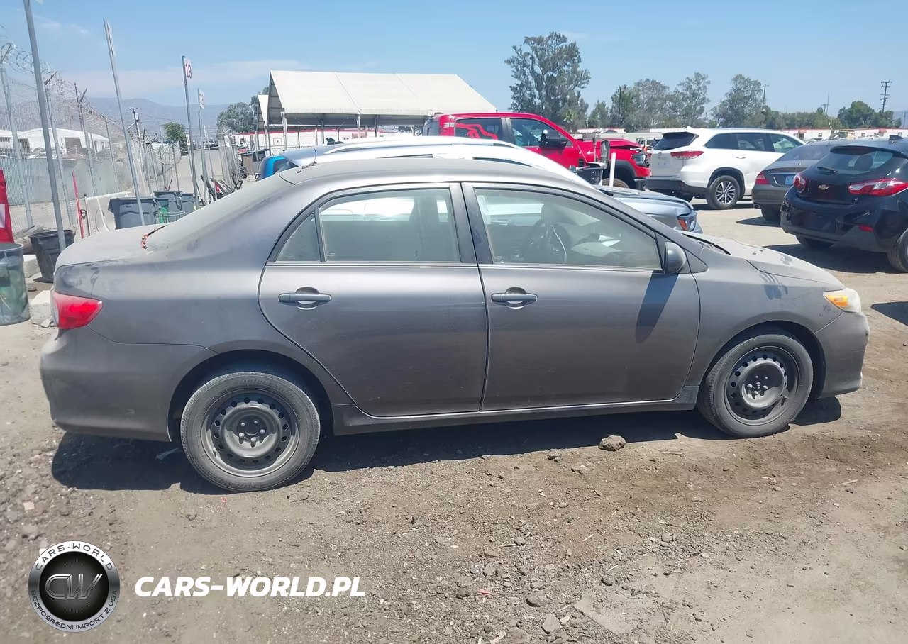 2013 Toyota Corolla Le VIN:5YFBU4EE9DP077339 - 13