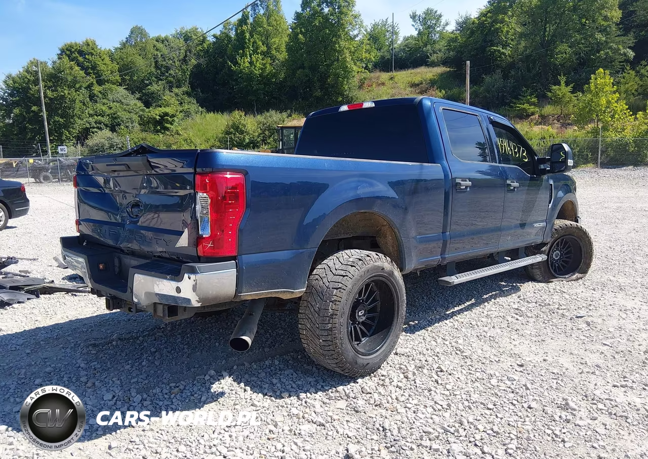 2017 Ford F-250 Xlt VIN:1FT7W2BT2HEC40083 - 4