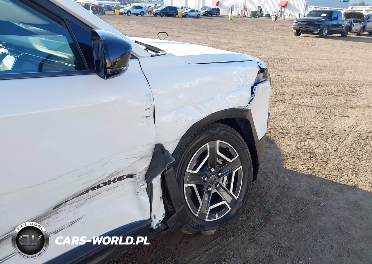2026 Jeep Cherokee Limited 4X4 VIN:3C4PJMB22TT204016 - 13