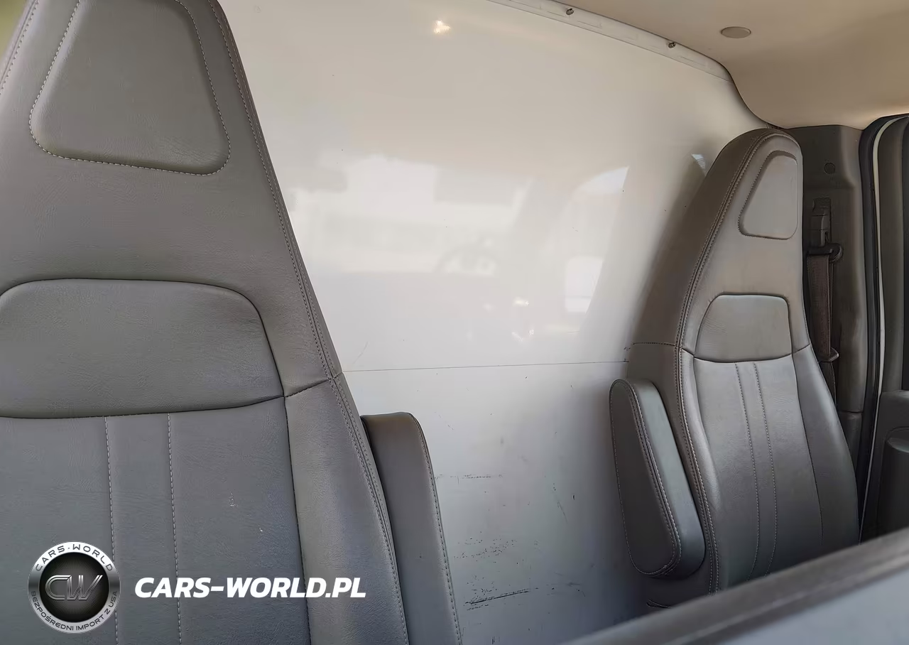 2019 Chevrolet Express Cutaway 4500 VIN:1GB0GRFP7K1143162 - 4