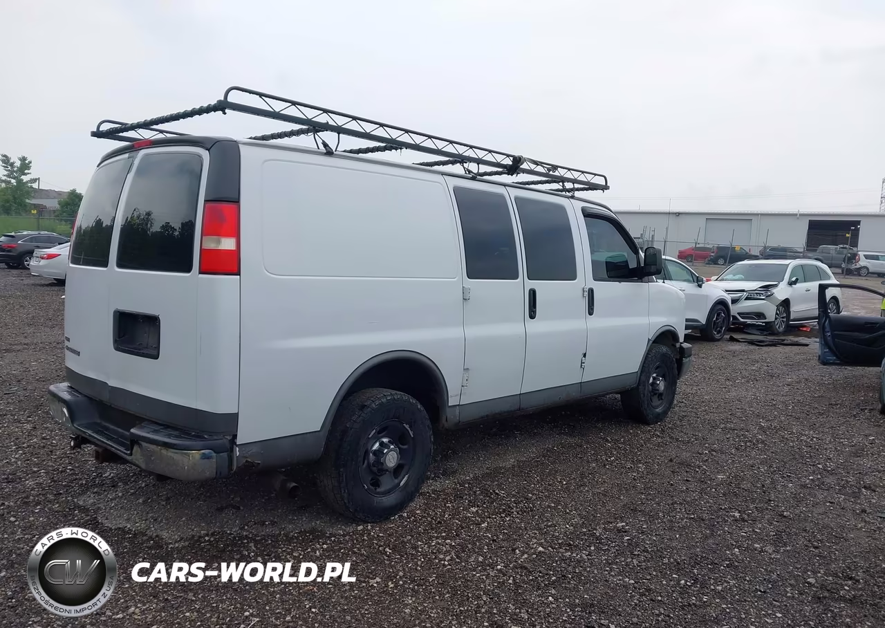 2011 Chevrolet Express 2500 Work Van VIN:1GCWGFFA6B1133853 - 4