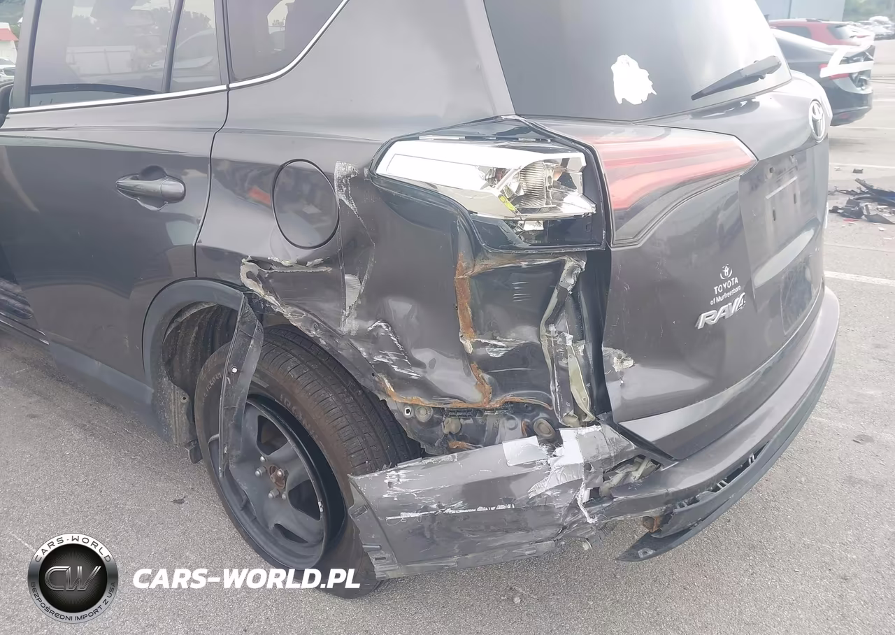 2017 Toyota Rav4 Le VIN:2T3BFREVXHW615467 - 6