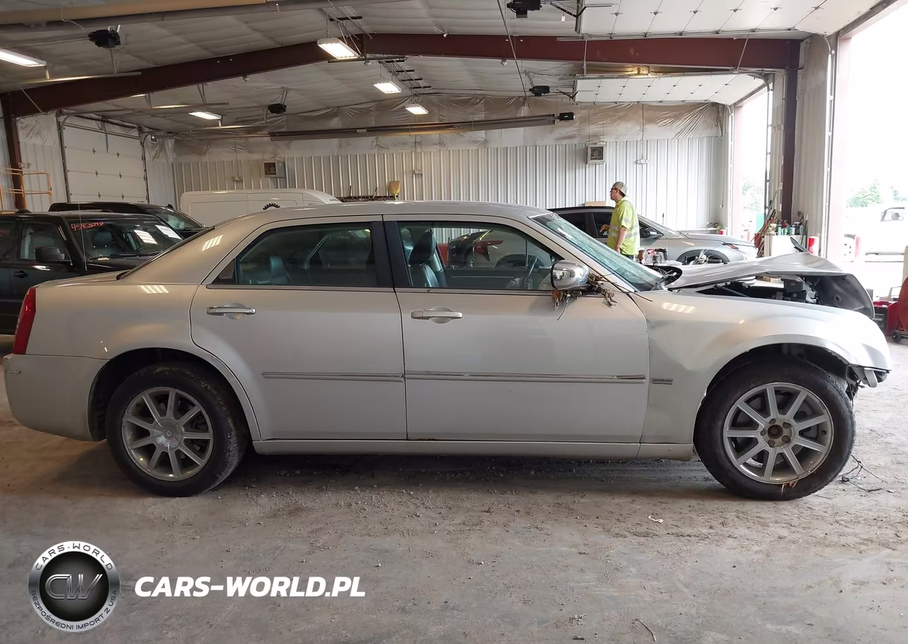 2010 Chrysler 300 Touring-Signature Series VIN:2C3CK5CV2AH331319 - 13