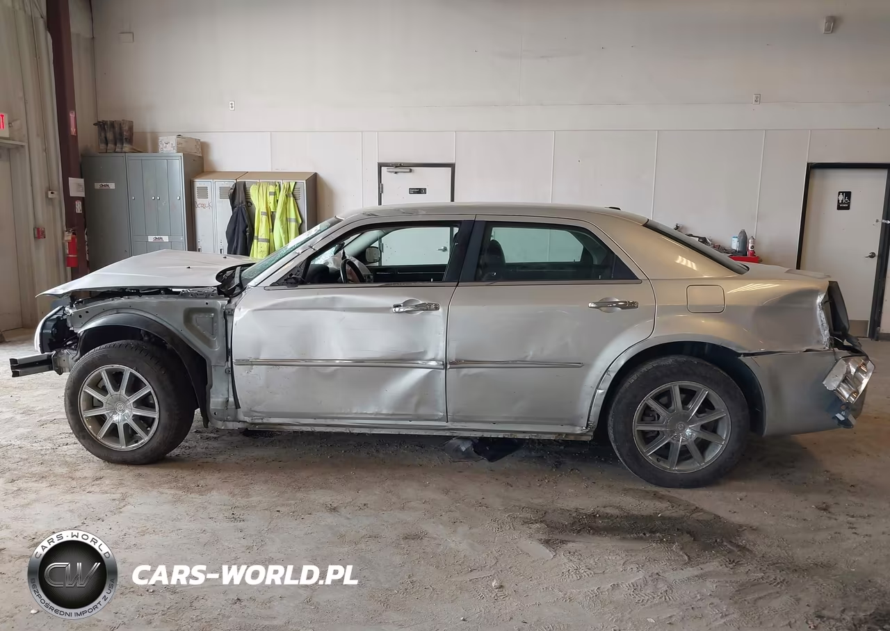 2010 Chrysler 300 Touring-Signature Series VIN:2C3CK5CV2AH331319 - 14