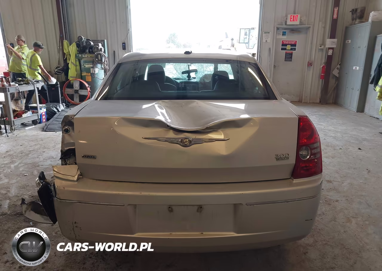 2010 Chrysler 300 Touring-Signature Series VIN:2C3CK5CV2AH331319 - 16