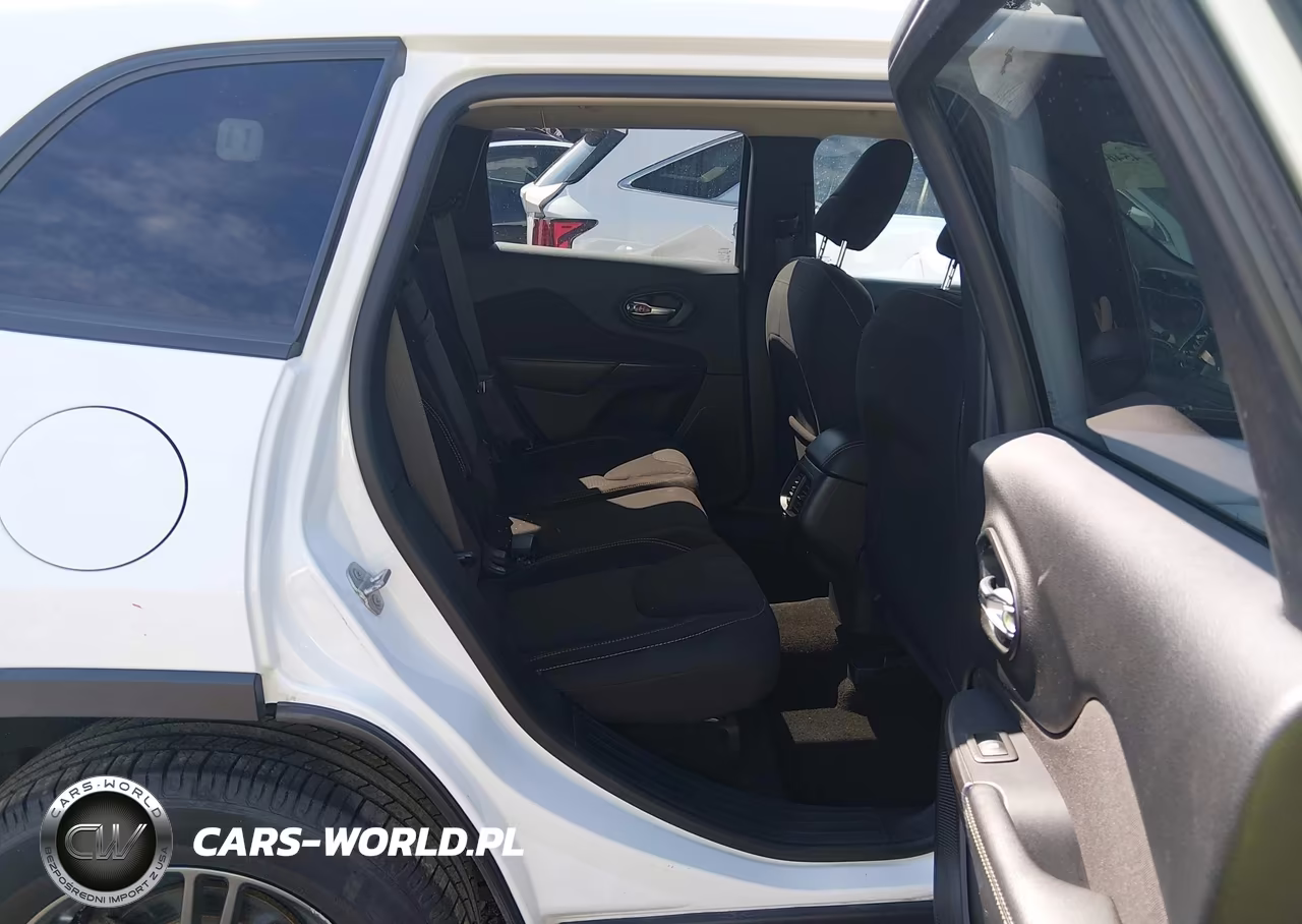 2016 Jeep Cherokee Altitude VIN:1C4PJLCB7GW107743 - 8