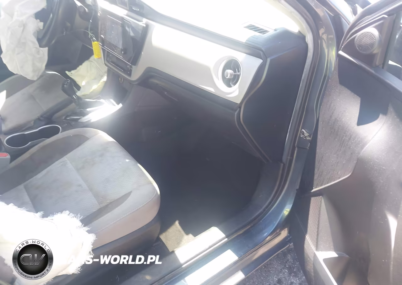 2019 Toyota Corolla Le VIN:2T1BURHE3KC157550 - 5