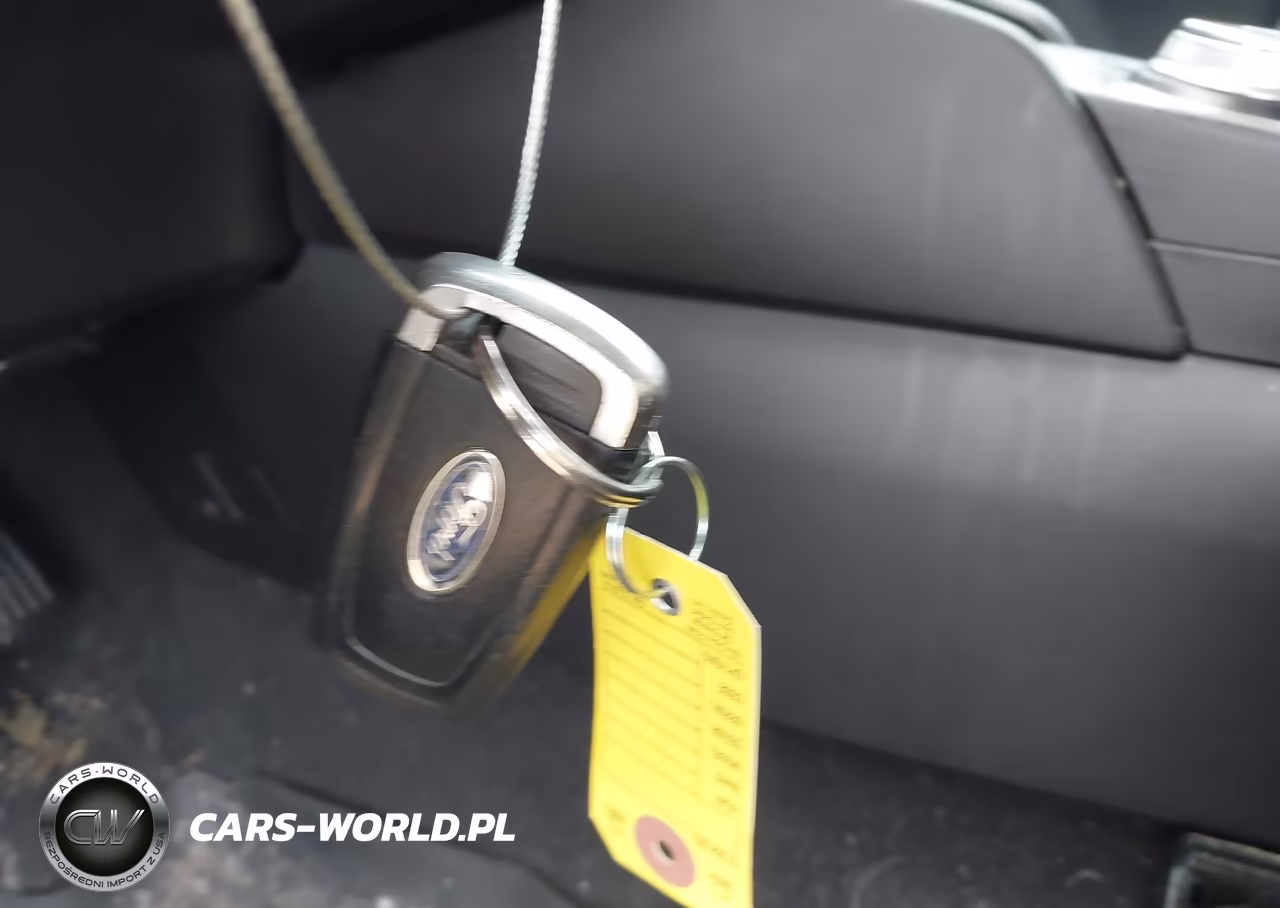 2020 Ford Escape Titanium Hybrid VIN:1FMCU9DZ3LUB01069 - 11