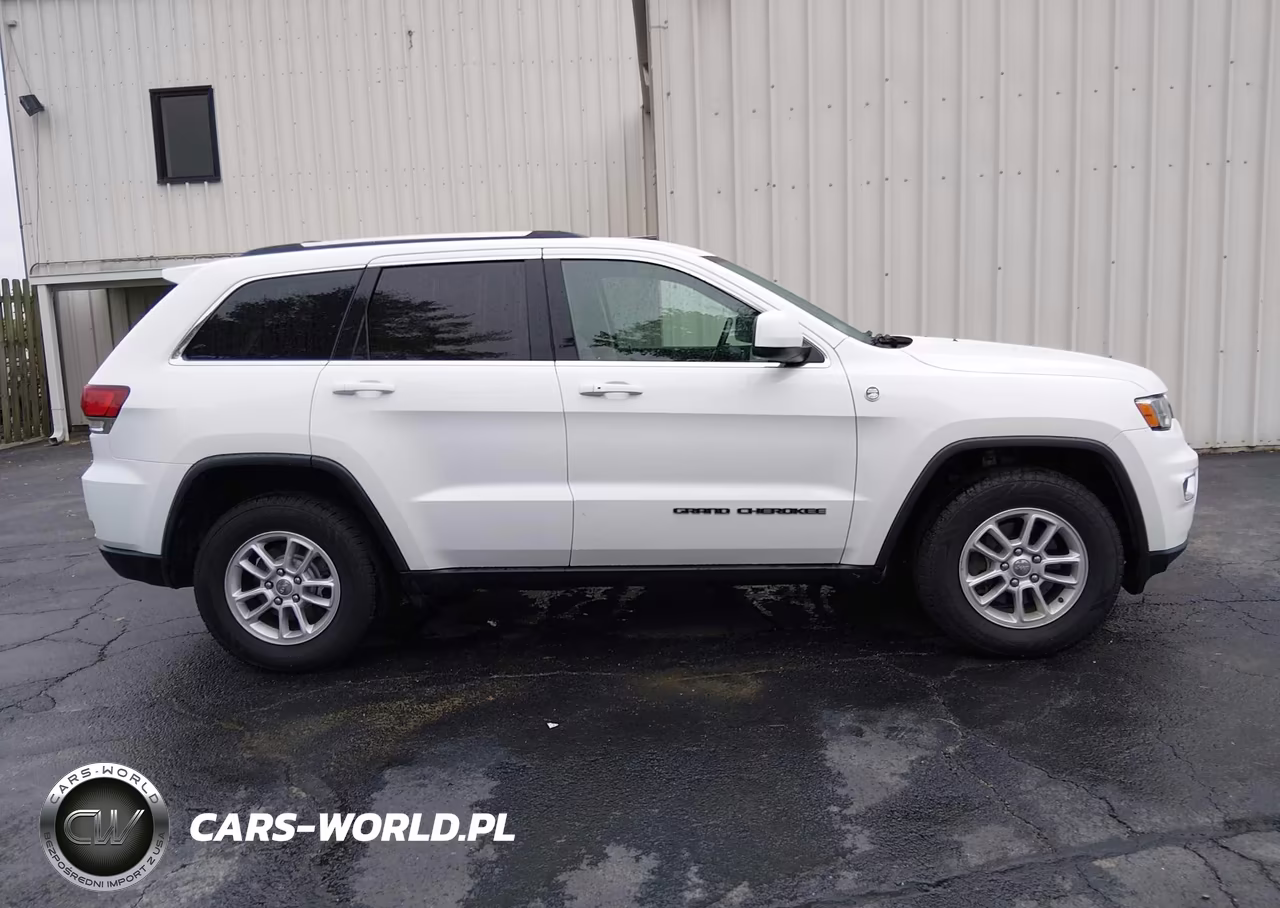 2020 Jeep Grand Cherokee Laredo E 4X4 VIN:1C4RJFAG4LC165524 - 12