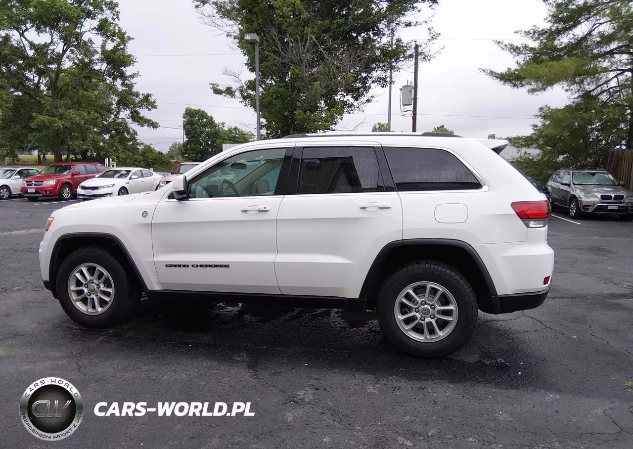 2020 Jeep Grand Cherokee Laredo E 4X4 VIN:1C4RJFAG4LC165524 - 13